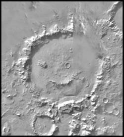 jeden z kráterov na Marse pripomínajúci usmiatu tvár
